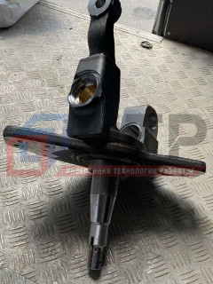 Кулак поворотный левый C40R13-3001013-11