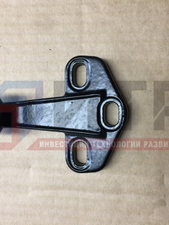Кронштейн оси направляющего ролика   320402-04-6106026
