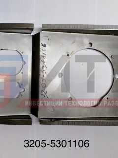Кронштейн крепления фар и фонарей правый 3205-5301108