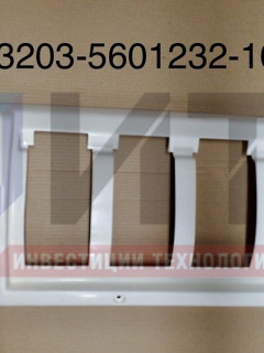 Панель облицовки задних фонарей правая 3203-5601232-10